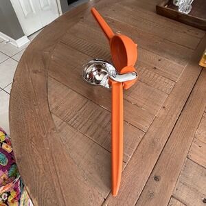 Chef'n FreshForce Orange Squeezer Citrus Juicer Manual Hand Press Orange